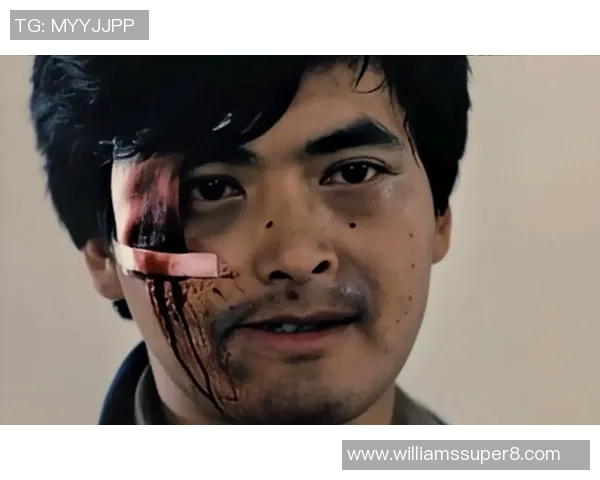 足球明星勇斗小偷展现英雄本色引发社会热议 足球明星勇斗小偷展现英雄本色引发社会热议